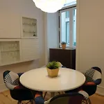 Center Modern Art 아파트