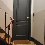 Center Modern Art 아파트