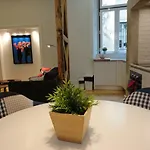 Center Modern Art 아파트
