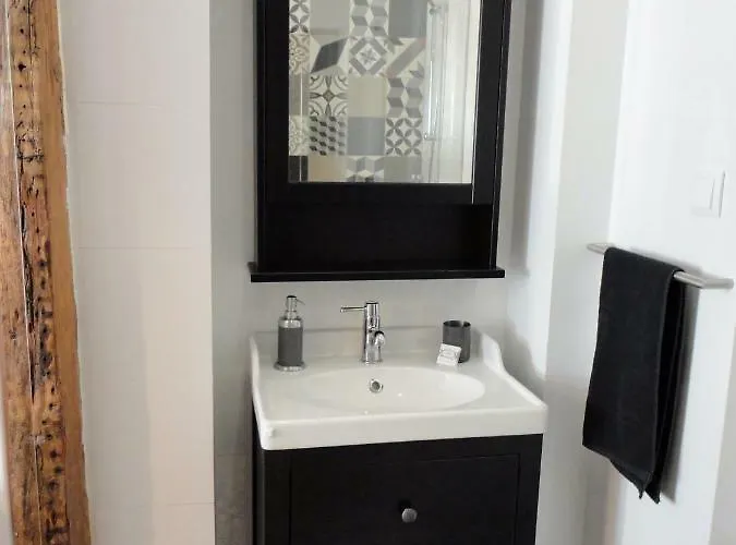 Center Modern Art Apartment