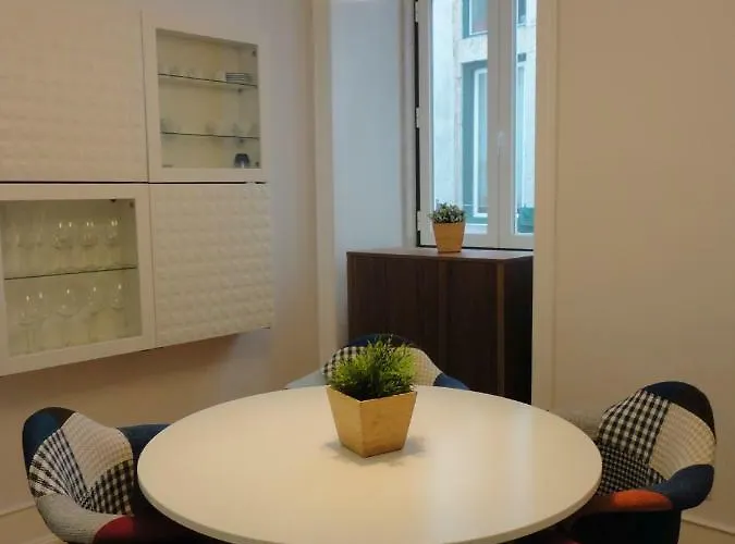 Center Modern Art Apartment